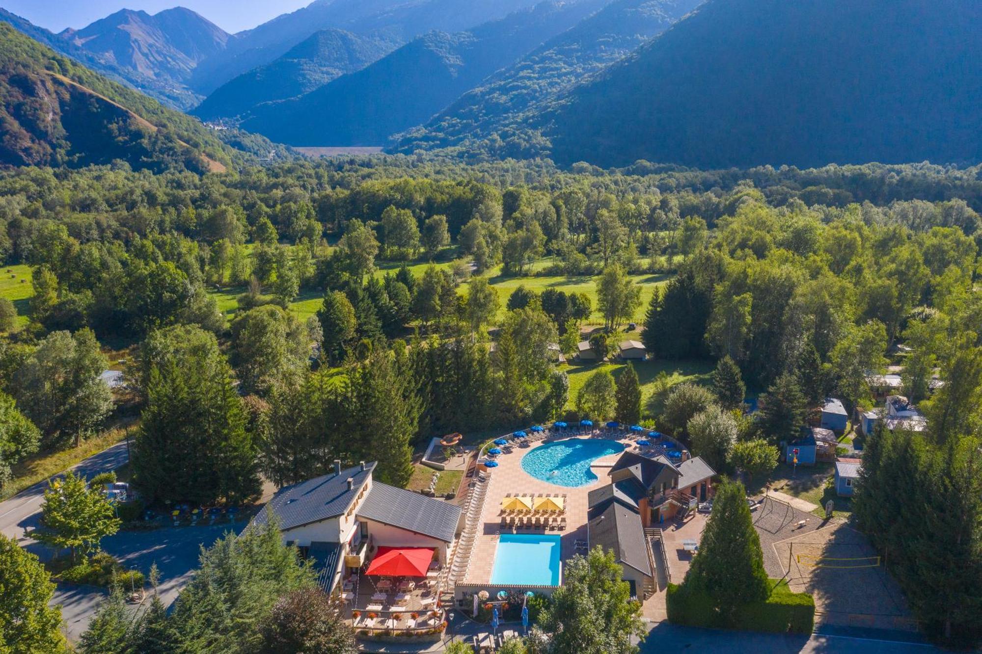 Camping Rcn Belledonne Le Bourg-dʼOisans Екстериор снимка