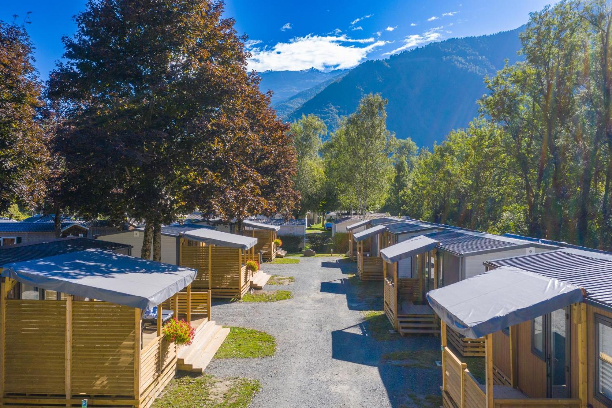 Camping Rcn Belledonne Le Bourg-dʼOisans Екстериор снимка
