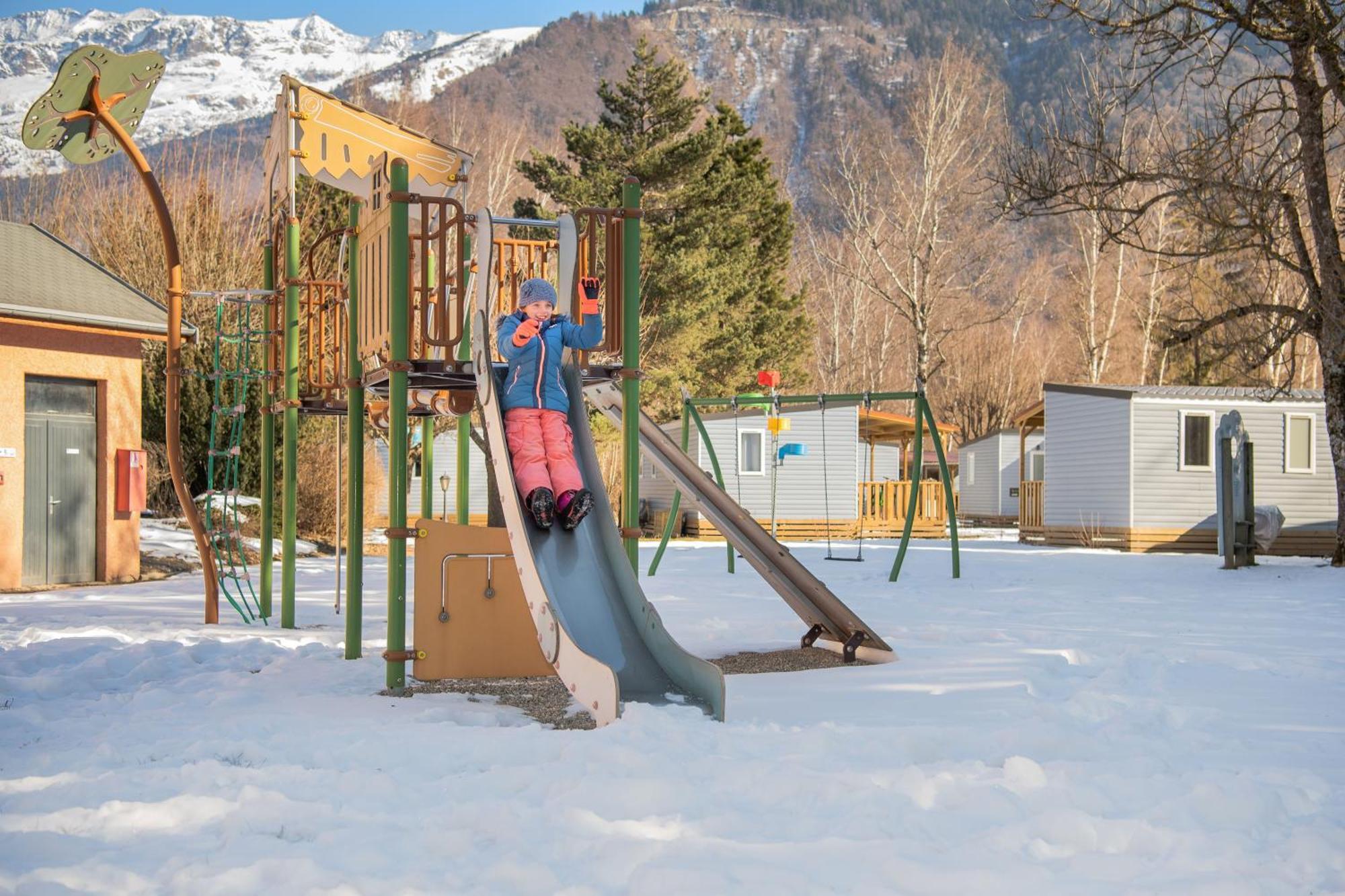 Camping Rcn Belledonne Le Bourg-dʼOisans Екстериор снимка