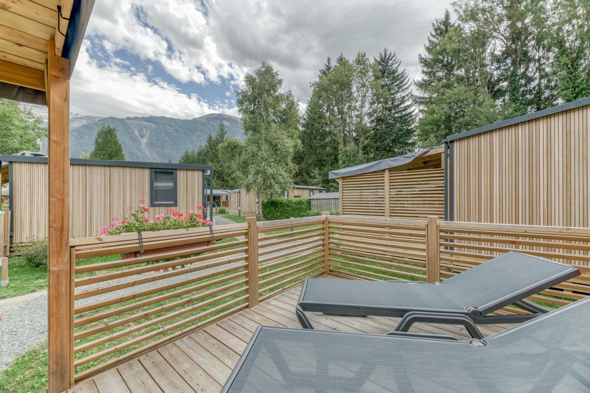 Camping Rcn Belledonne Le Bourg-dʼOisans Екстериор снимка