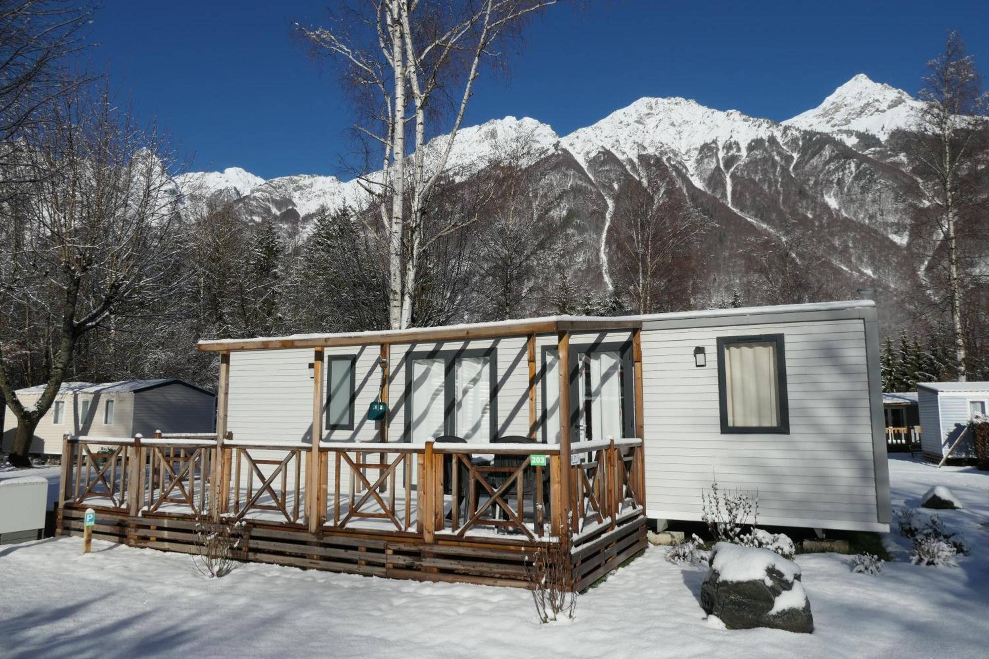 Camping Rcn Belledonne Le Bourg-dʼOisans Екстериор снимка