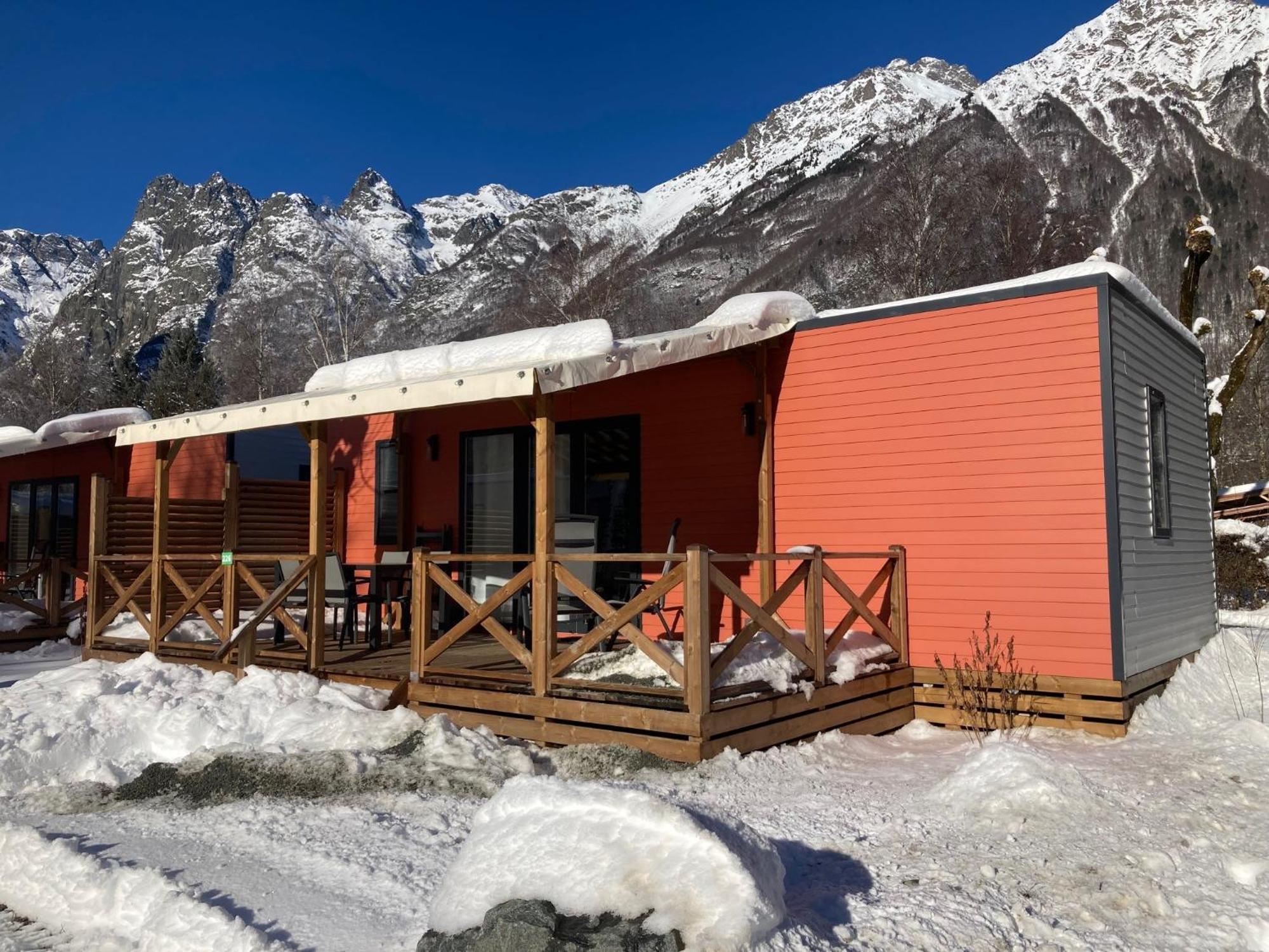 Camping Rcn Belledonne Le Bourg-dʼOisans Екстериор снимка
