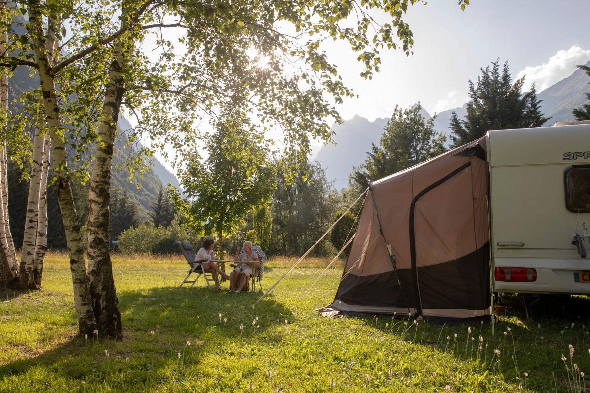 Camping Rcn Belledonne Le Bourg-dʼOisans Екстериор снимка