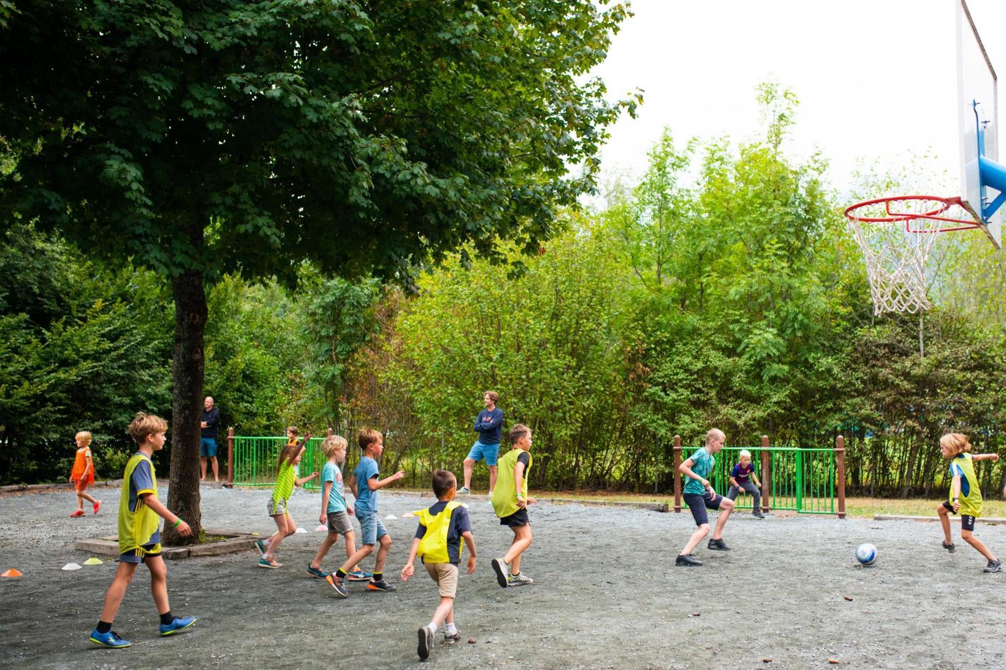 Camping Rcn Belledonne Le Bourg-dʼOisans Екстериор снимка